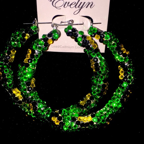 Hoop earrings #jamaicancolors #caribbean - Picture 3 of 3